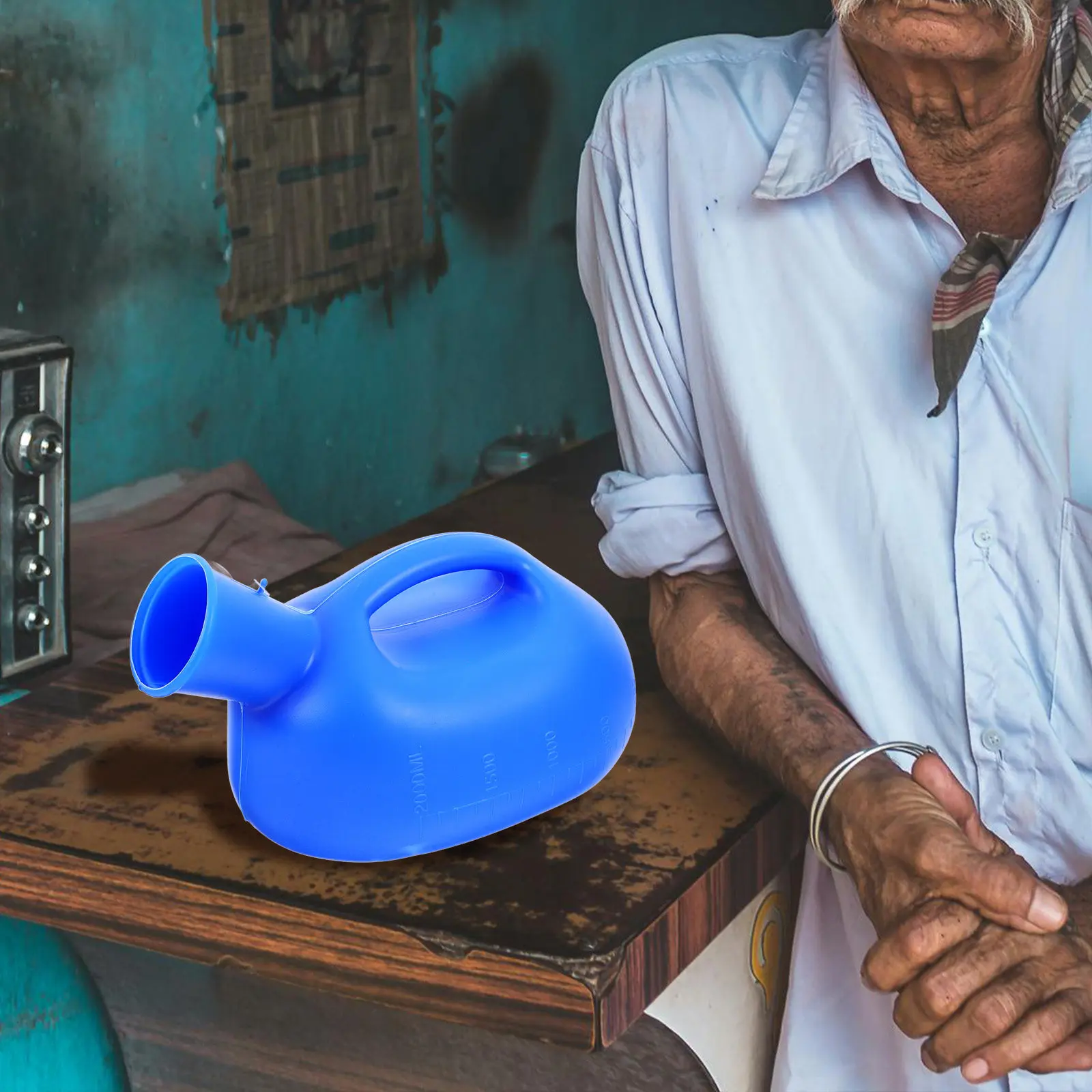 

2000Ml Spill Proof Urinal Collector Portable Plastic Urine Bottle for Elderly Adults Home Hospital Chamber Pot Easy Clean