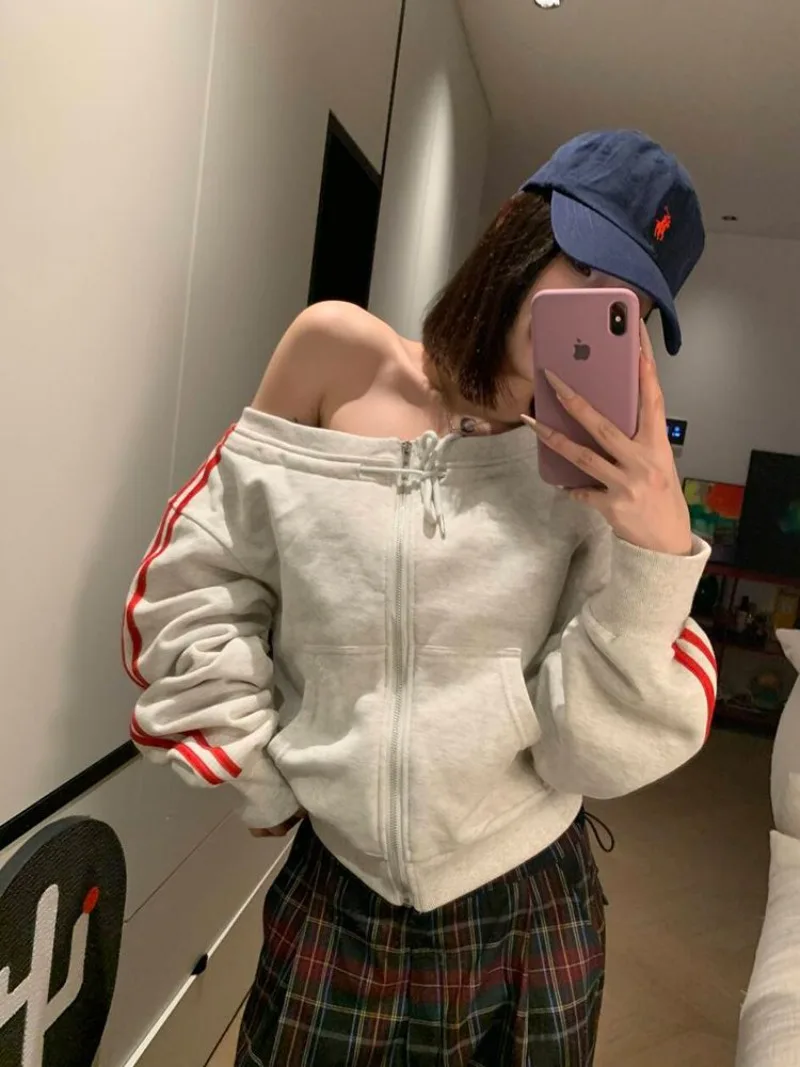 

American Fashion One Shoulder Long Sleeved Sweatshirt for Women New Spicy Girl Casual Tailored Cut Sports Slimming Top