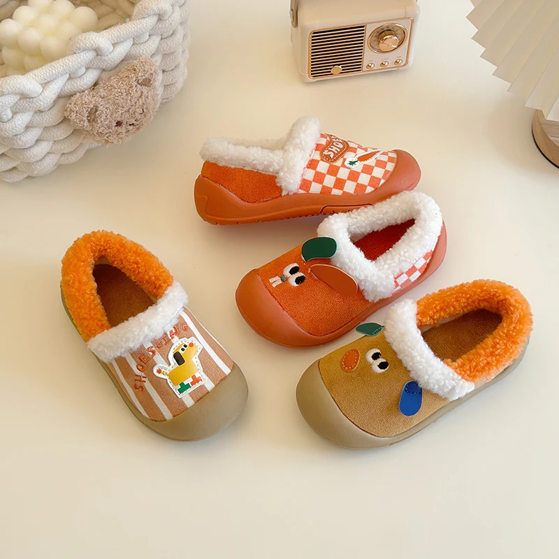 

Детская повседневная хлопковая обувь с милым мультяшным дизайном и низким вырезом, зимняя мода 2025 года, теплая удобная плюшевая обувь на плоской подошве с мягкой подошвой
