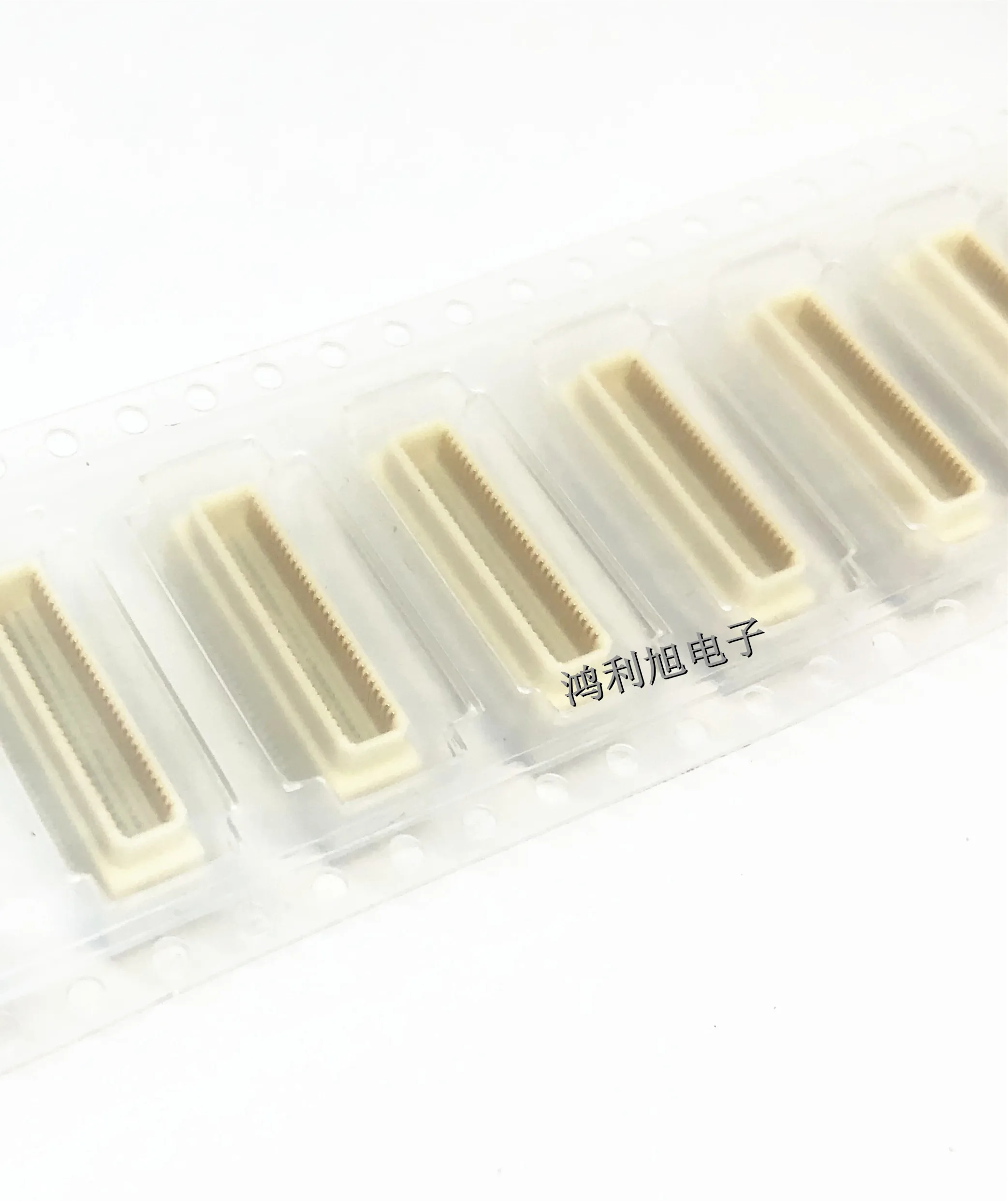 

2 шт. ~ 100 шт./лот DF17(4,0)-60DP-0,5 В (57) 0,5 мм 60PIN SMD новый оригинал