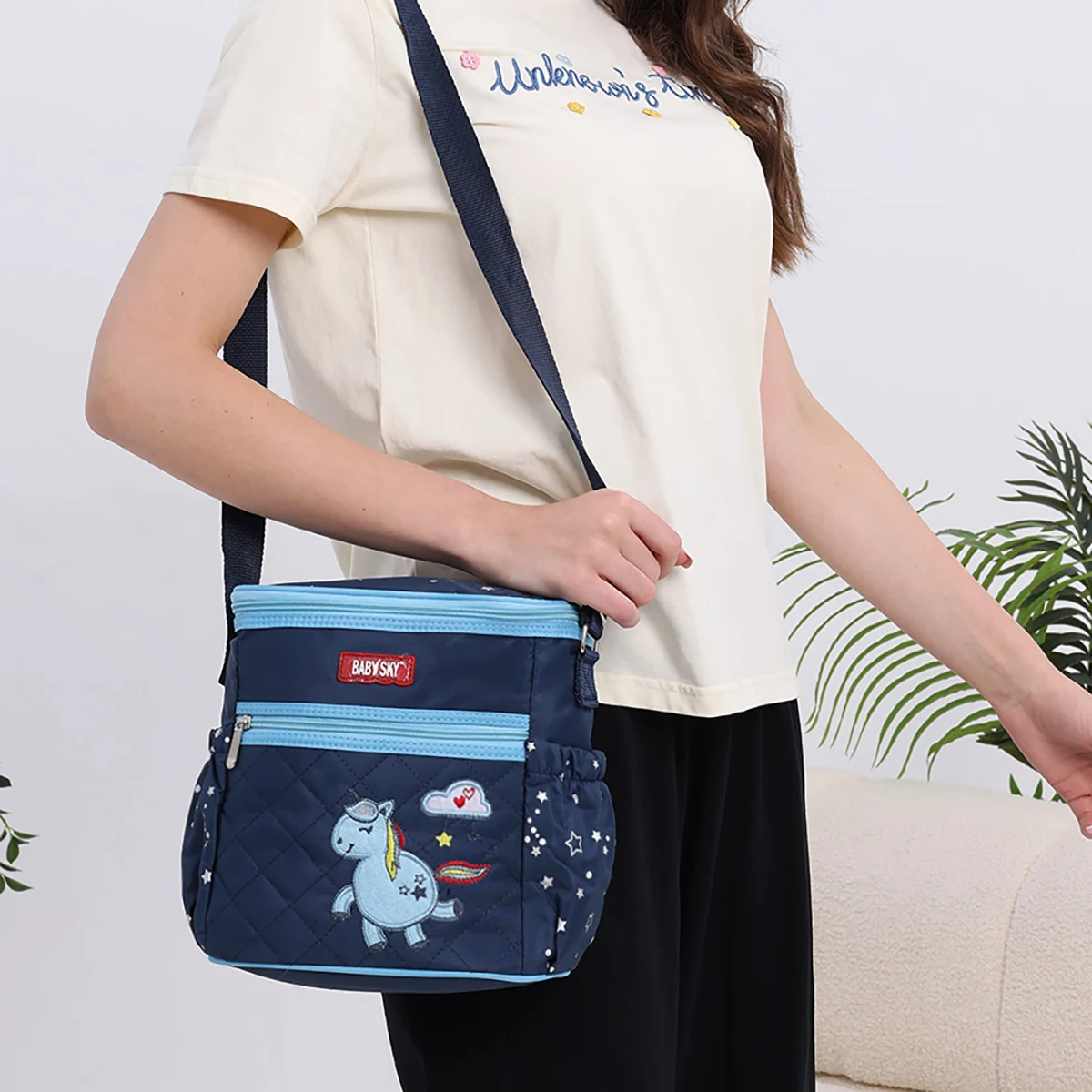 Multi functional and high-capacity diagonal cross mommy bag for going out Fashionable portable single shoulder diaper bag