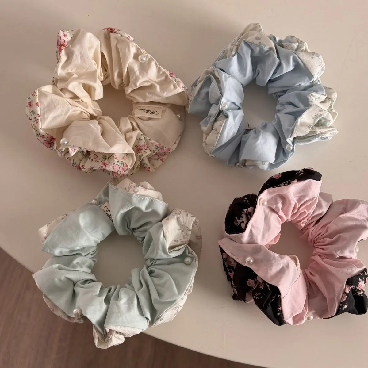 

Color-blocked Floral Pearl Large Intestine Hair Circle Female Sweet Girl Fabric Ponytail Bun Hair Tie Hair Rope Hair Accessories