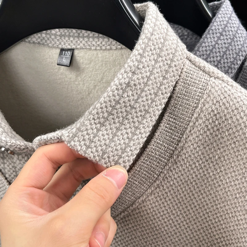 Herren-Polohemd der Luxusmarke, zweiteilig im Design, mit Stickereien, Herbstkollektion, weich und warm, mit Kragen, langärmelig, T-Shirt, Business-Herrenbekleidung. – Detail 9