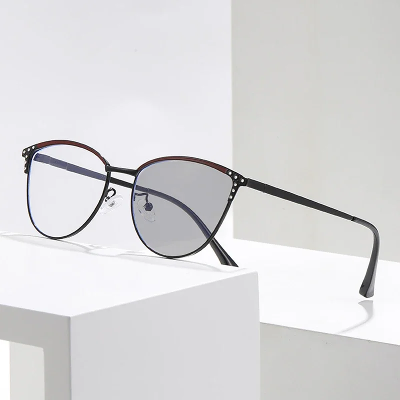 Neue klassische Cat Eye photochrome Damen-Myopie-Brille, fortschrittliche Mode, neutrale Diamant-Intarsien, Anti-Blaulicht-Brille – Detail 3
