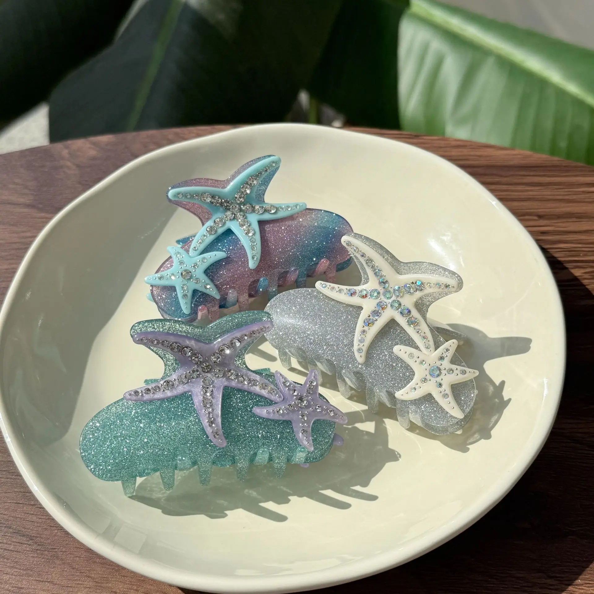 

8.7CM Rhinestone Starfish Hair Claw Ocean Series Acrylic Claw Clips INS Trendy Crab Hair Clips for Women Girls Hair Accessories