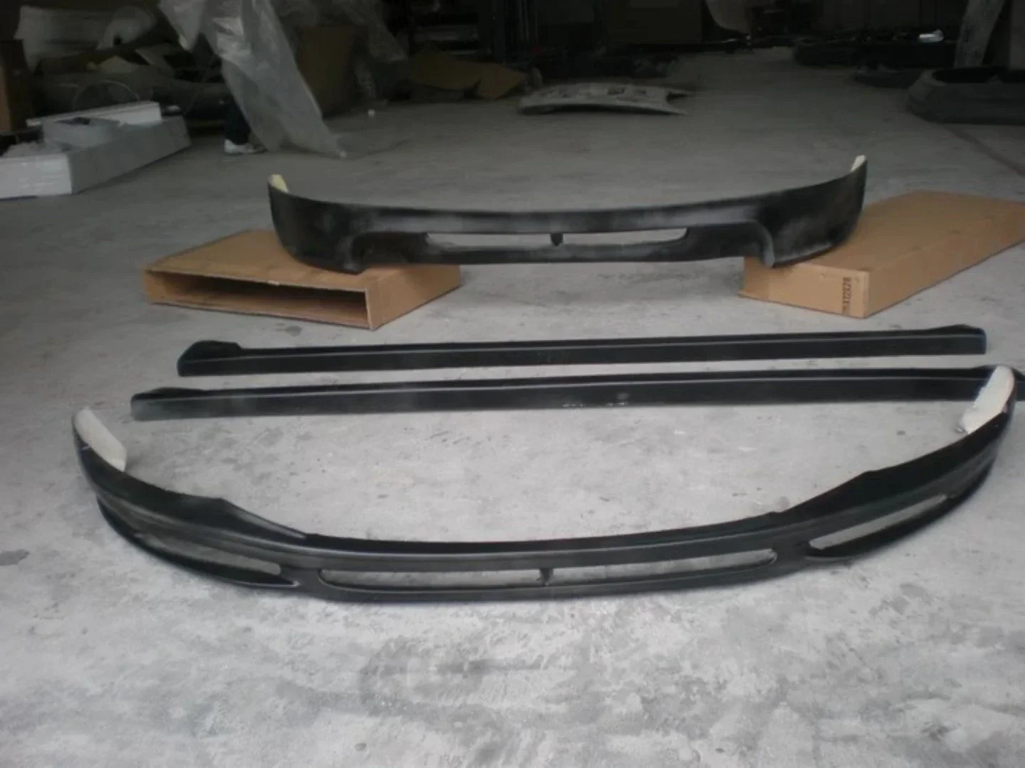 

Материал из искусственной кожи, передняя и задняя боковая юбка в сборе для Chevrolet Cruze 2009-13, модифицированные автомобильные аксессуары