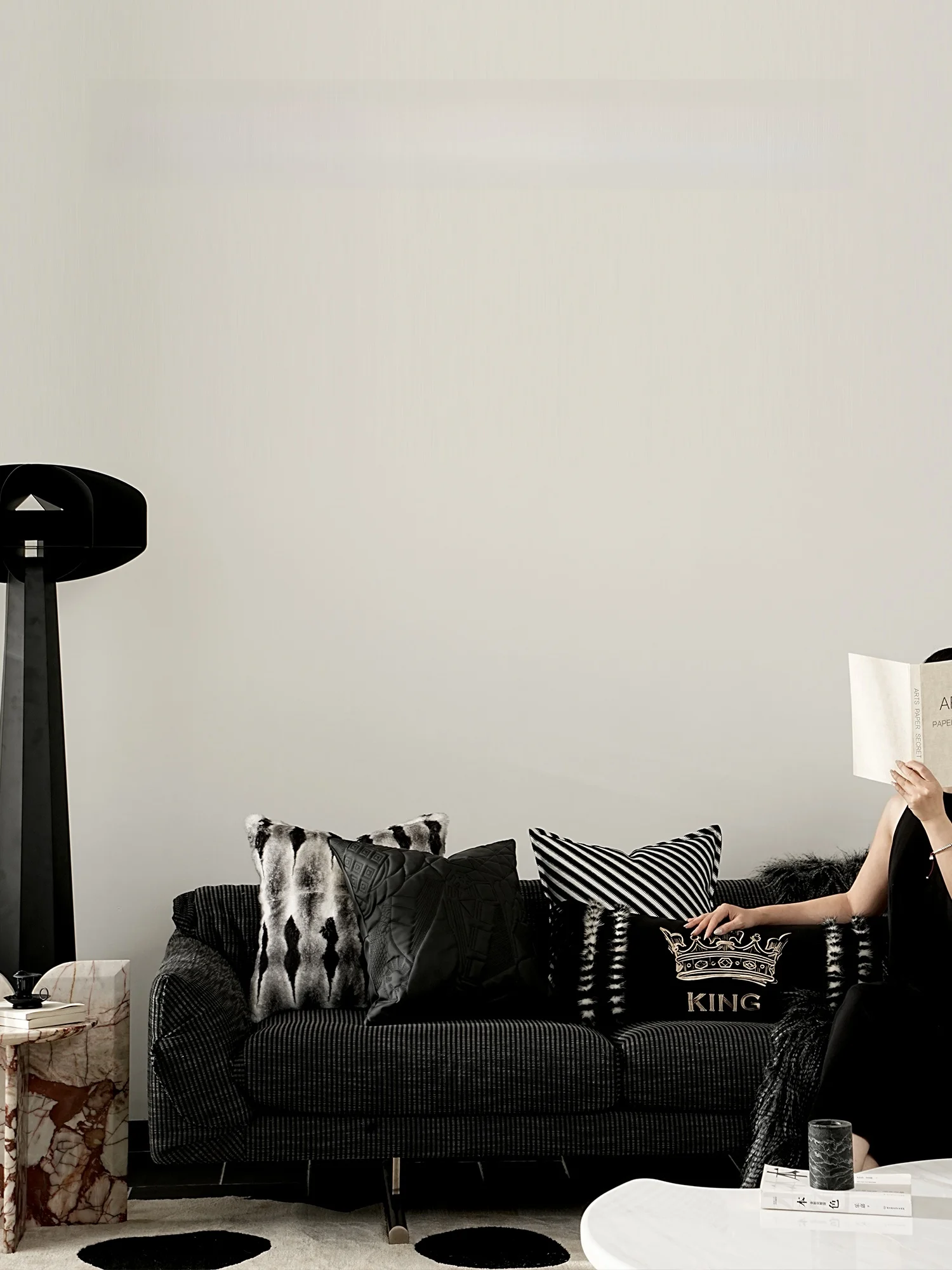 

Элегантная декоративная подушка-спинка для дивана Black Rose в простом стиле, комбинированная, для гостиной