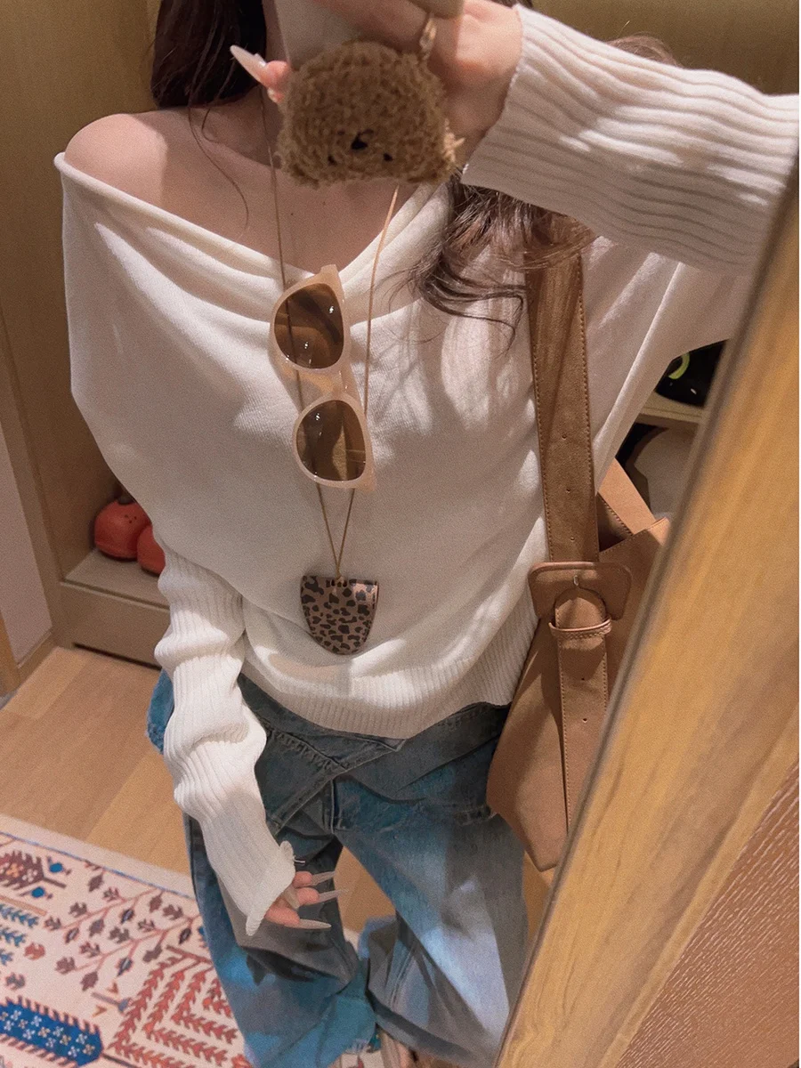 

Yukiss Elegant Loose Fit Knitted Top Silk Linen Shoulder Bared Batwing Sleeve One Neck Two Wear Style Women's Fashion