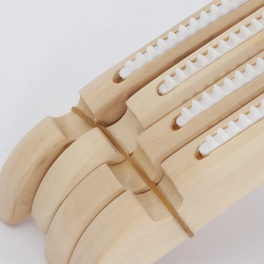 5, unpainted solid wooden hangers in homes and clothing stores, non-slip wooden trouser clips