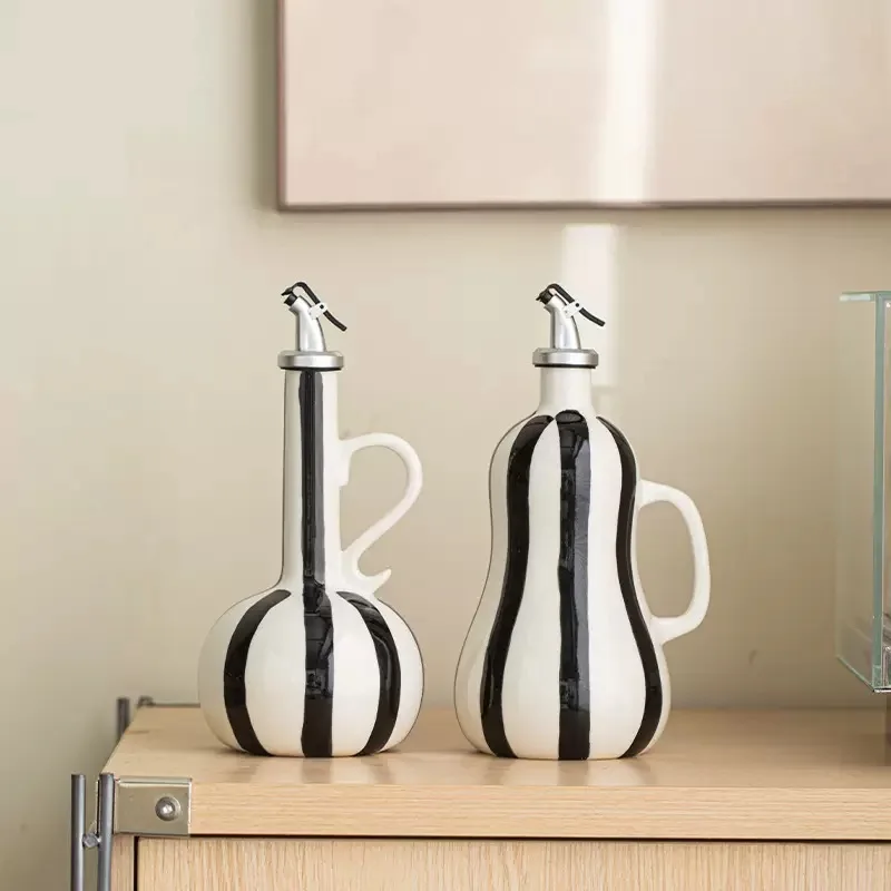 BPA Free Ceramic Oil Bottle Dispenser Leak-Proof Spout Nordic Black/White Striped Gourd-Shaped Bottle Oil Can Kitchenware