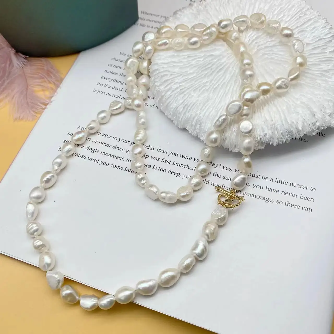 

Натуральный нерегулярный жемчуг в стиле барокко, женский благородный темперамент, новый нишевый свитер, цепочка, дизайн, универсальное ожерелье, ожерелье