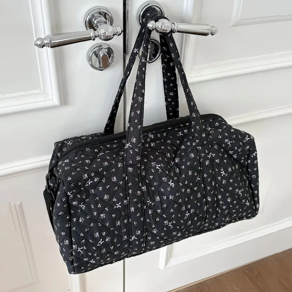

Korean Version Lightweight Quilted Travel Bag Floral Large Capacity Diagonal Boston Bag Handheld Cotton Bag Travel