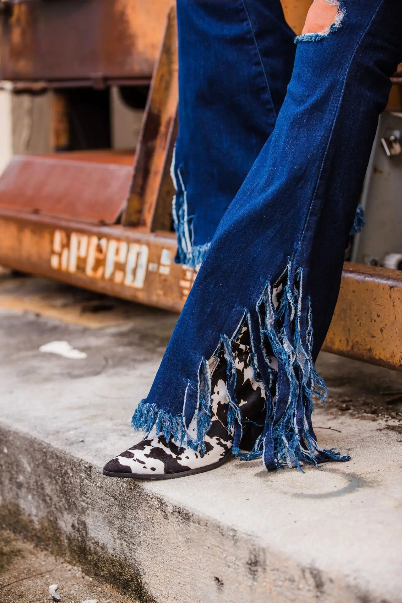 Western-Cowgirl-Stiefel mit Kuhmuster für Damen, Retro-Spitze, Blockabsatz, Halbhohe Stiefel für Party, Konzert, Alltag und Freizeitkleidung – Detail 6