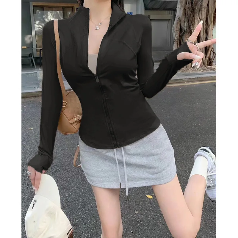 2024 New Yoga Coat Short Sports Jacket abbigliamento Fitness da donna dimagrante Body Sculpting Zipper Yoga Jacket Running cappotti sportivi