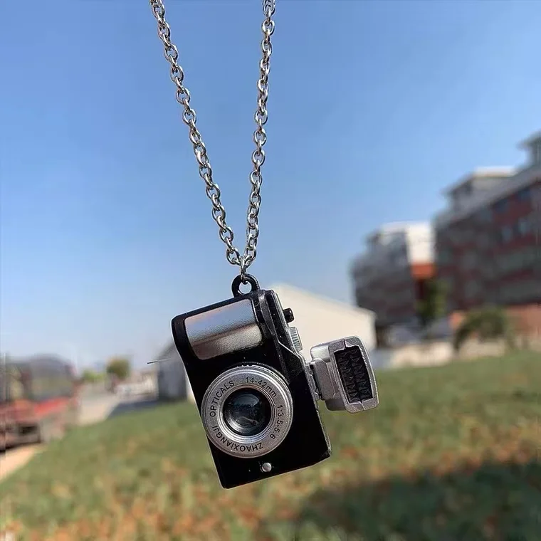 Vintage Flash Camera Pendant Necklace for Women Man Long Chain Light Mini Camera Chains Necklaces Friendship Aesthetic Jewelry