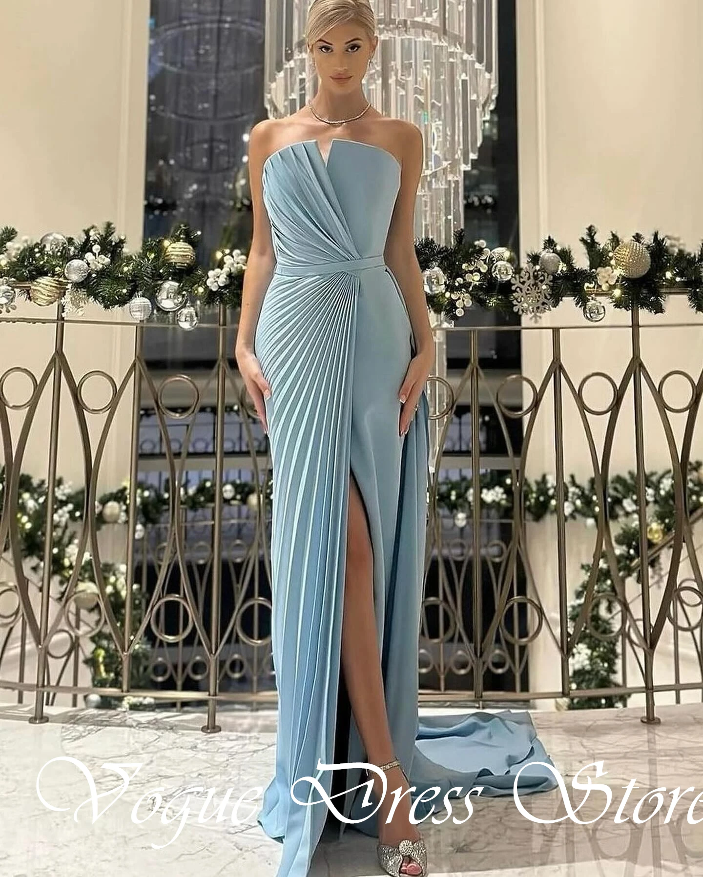 Customized Temperament Satin Blue Chapel Train Evening Dresses Modern Strapless Straight Sleeveless Bespoke Occasion Gowns