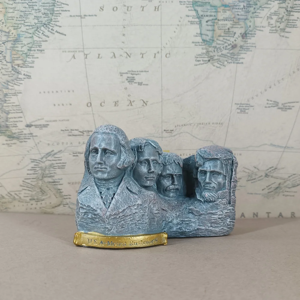 USA Mount Rushmore President Hill Washington Jefferson Roosevelt Abraham Famous Building Craft Statue Model Figure Toys Gift