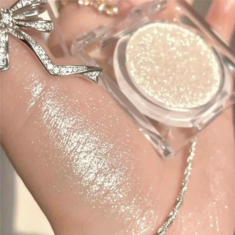 ظلال عيون لامعة تدوم طويلاً - لمسة نهائية لامعة عالية اللمعان، تأثير تسليط الضوء على فورية، مكياج عيون بودرة لامعة للحفلات