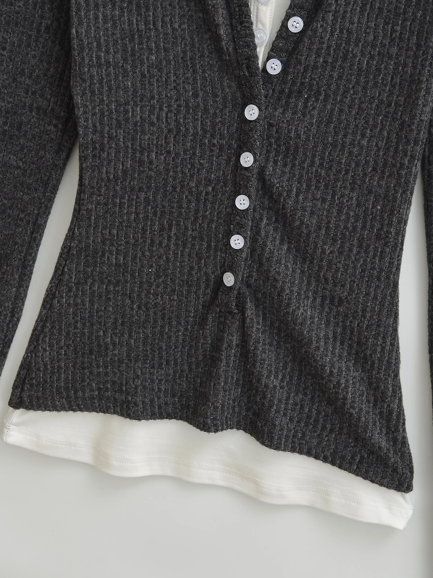 

American Sle Hot Girl Color Blo Button Fake Two-Piece Knitted Long Sve Slim Fit Versatile Women's Top