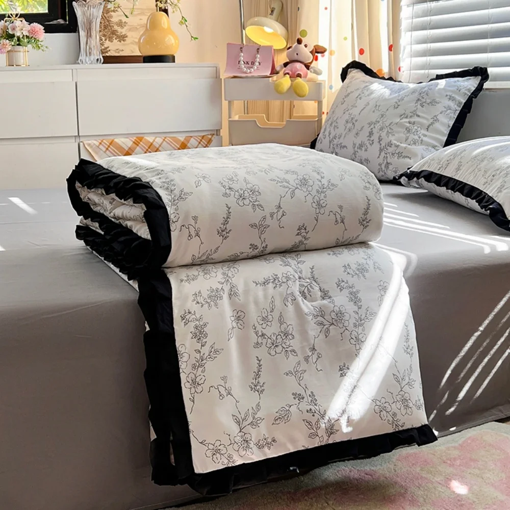 

French Style Summer Quilt Cooling Floral Printed Skin-Friendly Comfortable Blankets for Single/Double Air Conditioner Thin Quilt