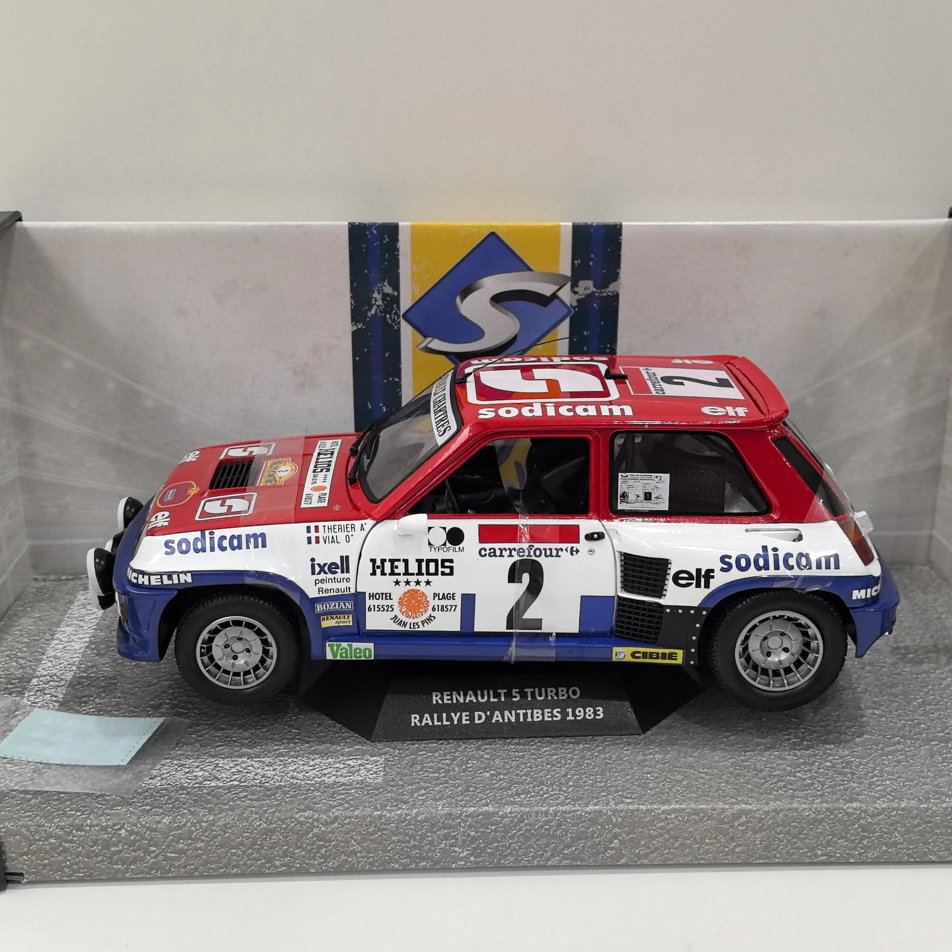 Diecast SOLIDO 1/18 Scale RENAULT 5 Turbo 1983 #2 Renault Car Model Alloy Alloy Car Model Collectible Toy Gift Souvenir