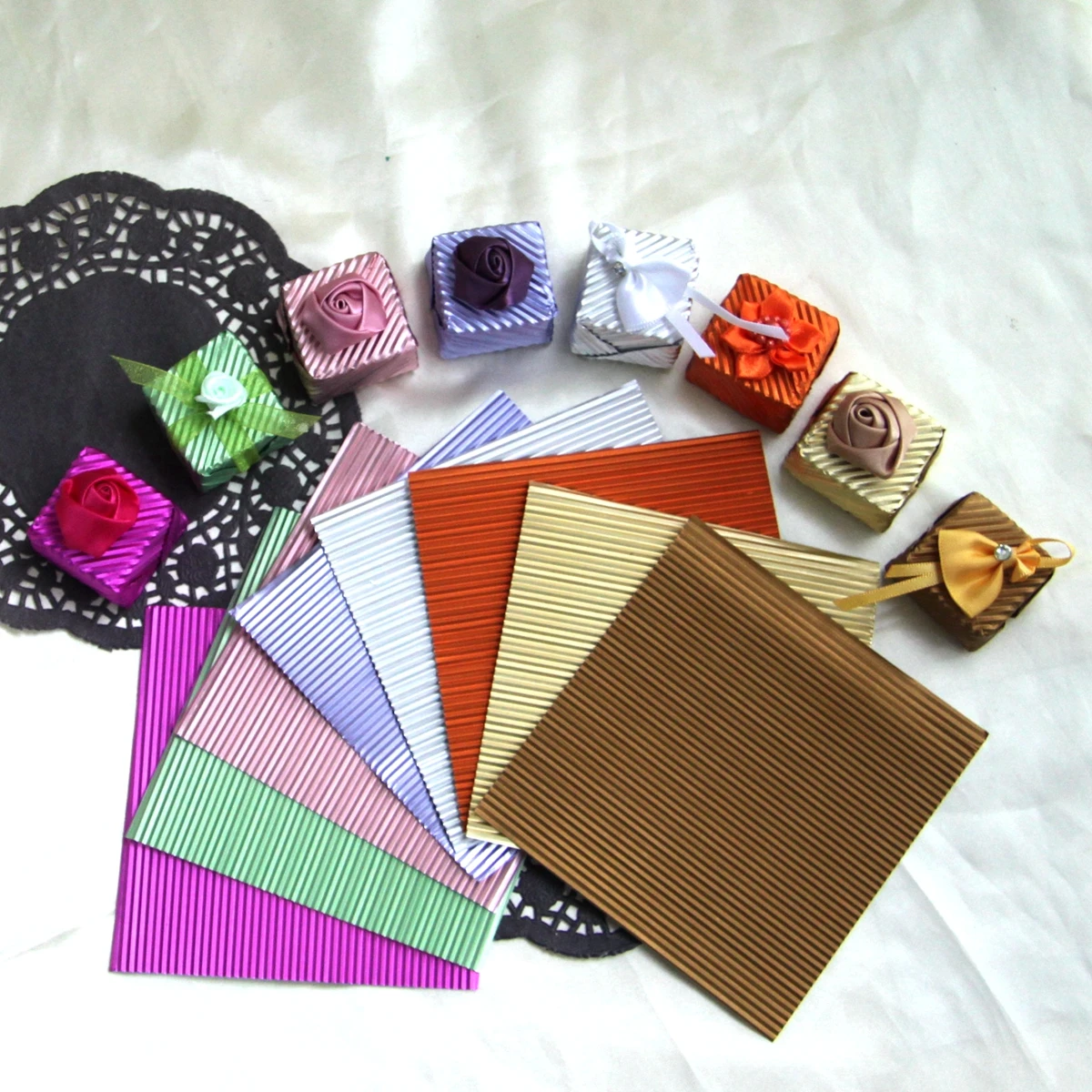 10x10cm Corrugated Foil Wrapper in Pleated for Handcrafted Bonbon Chocolate Pralines Package 500pcs