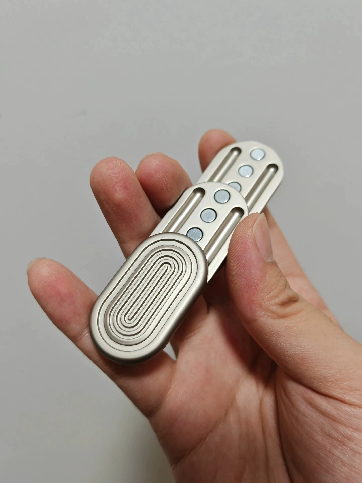 Laoyoutiao edc sound wave three-layer push brand stainless steel alloy EDC