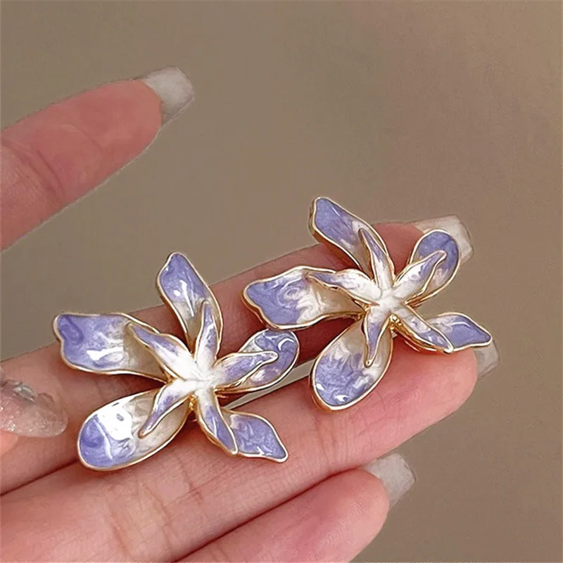 XIALUOKE Metal Flower Stud Earrings European American Style Personality Fashion Enamel Glaze Earrings Girl Wedding Accessories