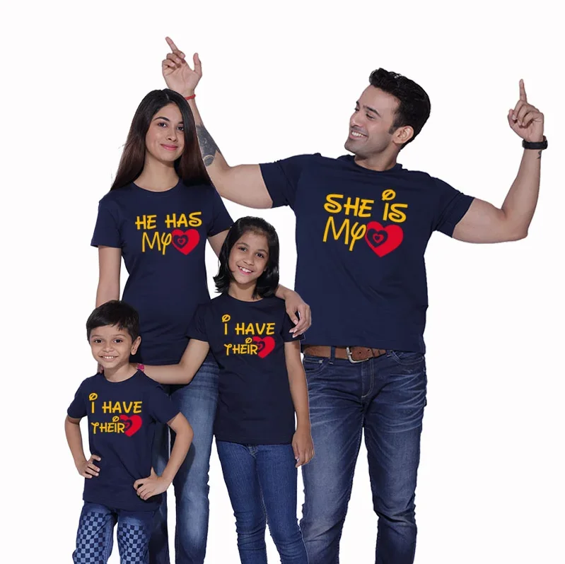 إنها قلبي، لدي قلبي، لديهم، تي شيرت عائلي، ملابس عائلية متطابقة للأم والأبي والأطفال
