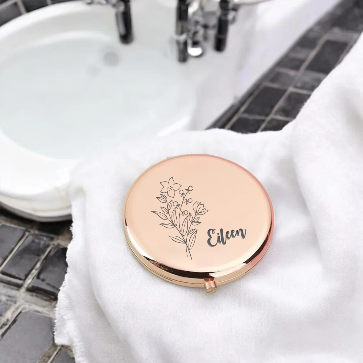 1pc Lovely Beautiful flower Custom Name Folding Mirror Round Circle Mirror Mirror With Name Anniversary gifts