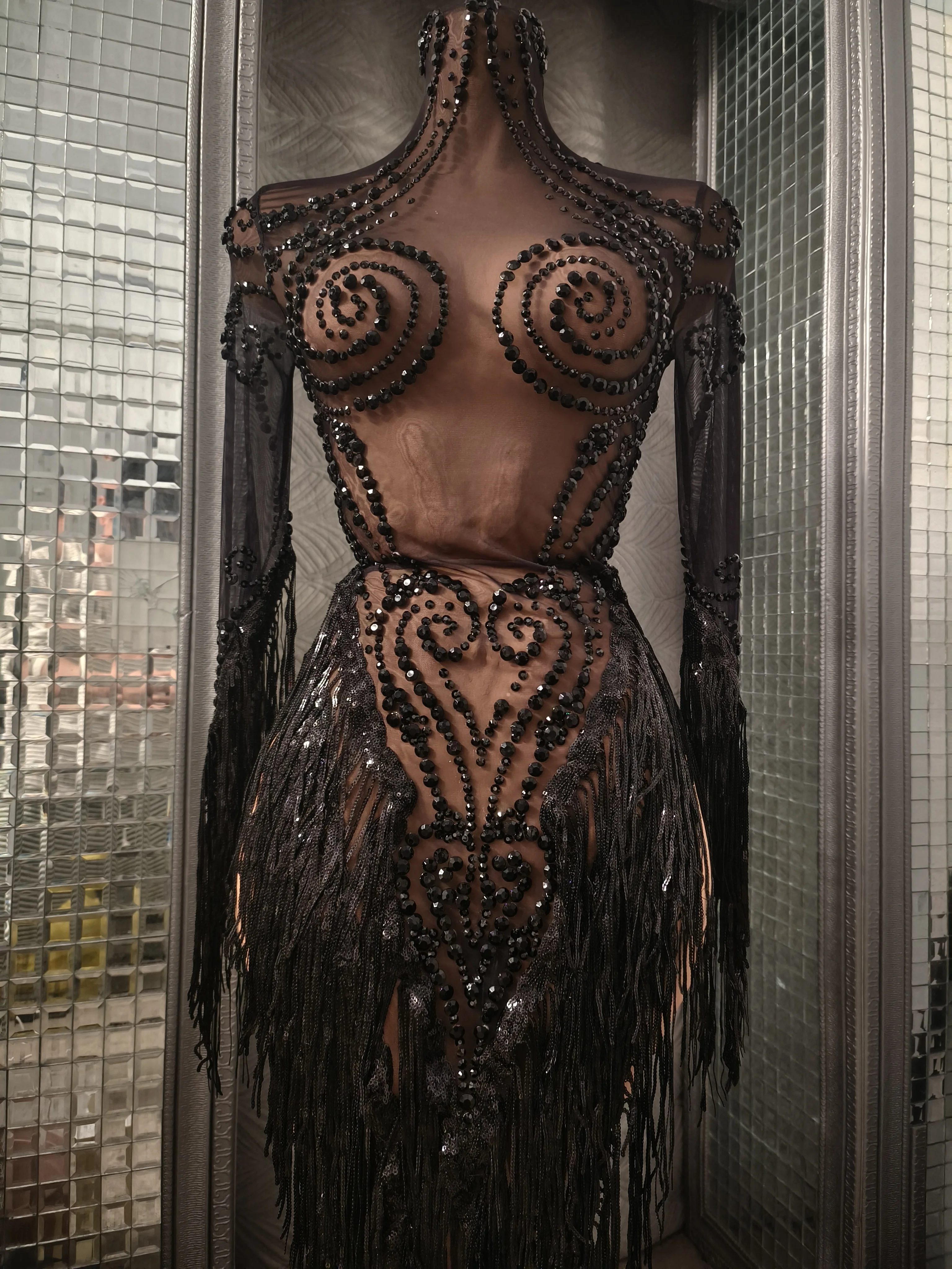 Show girl costume Luxury Party OutfitLuxury Rhinestones Tassels Women Sexy Long Sleeve Mesh See Through Evening Gowns Birthday P