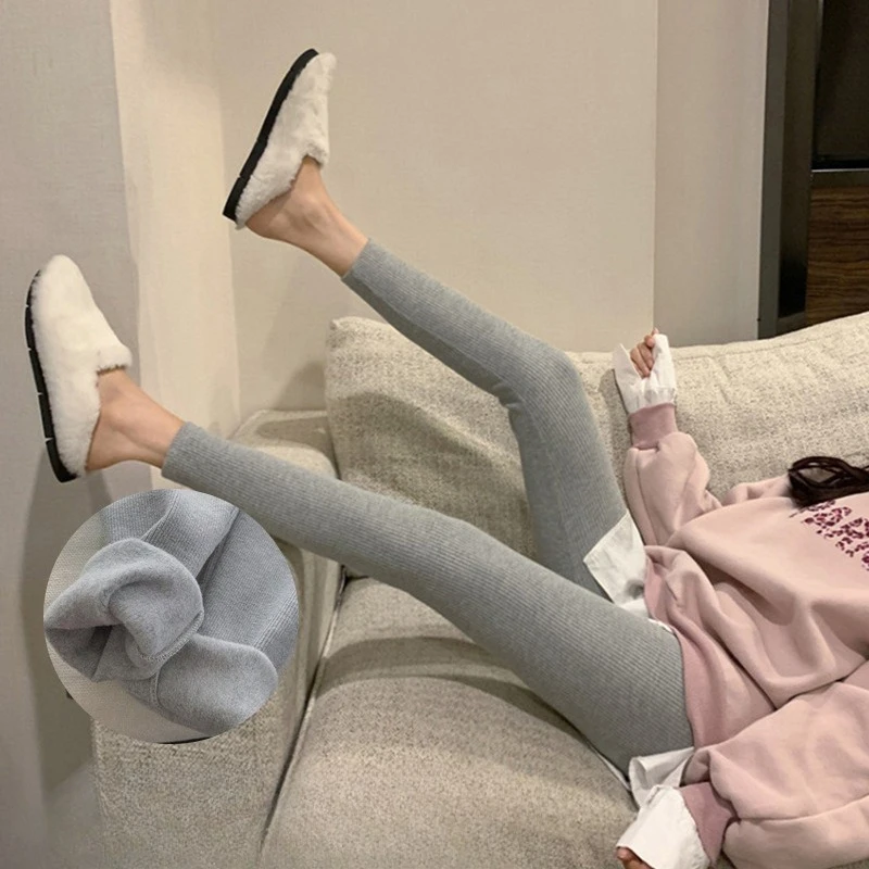 女性の軽量フリース裏地サーマルレギンス移行パンツ、シームレスな快適さ、ハイウエスト、冬の多用途ウェア