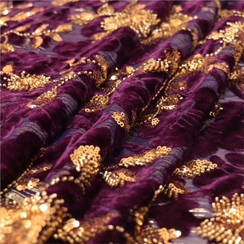 tessuto tridimensionale con perline di fiori ricamati con linee dorate, tessuto con paillettes per abiti da sposa, abiti da sera e donne