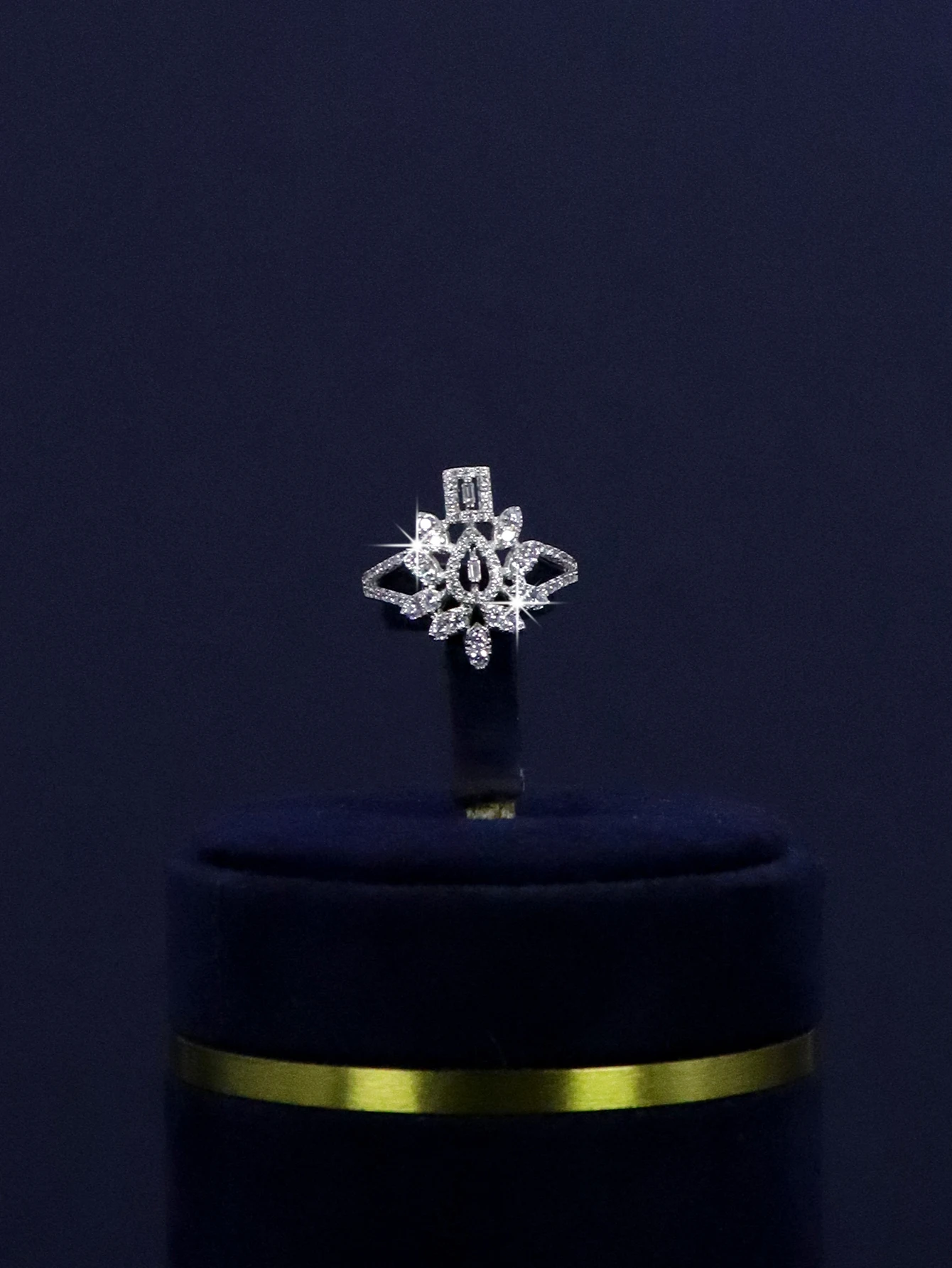 4-piece platinum plated women's jewelry necklace, bracelet, ring, Nigeria Dubai Saudi Arabia bridal wedding luxury set.