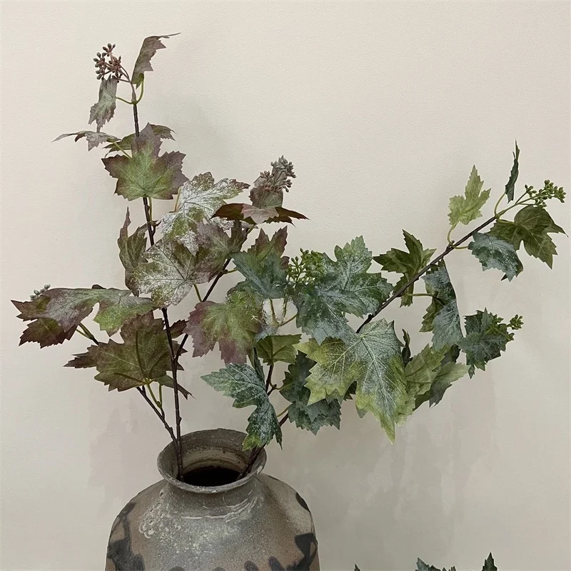 Lebensechter Traubenblattzweig aus Seide für Zuhause, Hochzeit, DIY-Dekoration, künstliche Weinrebenblätter mit Früchten, Party, Zimmer, Herbstdekoration – Detail 1