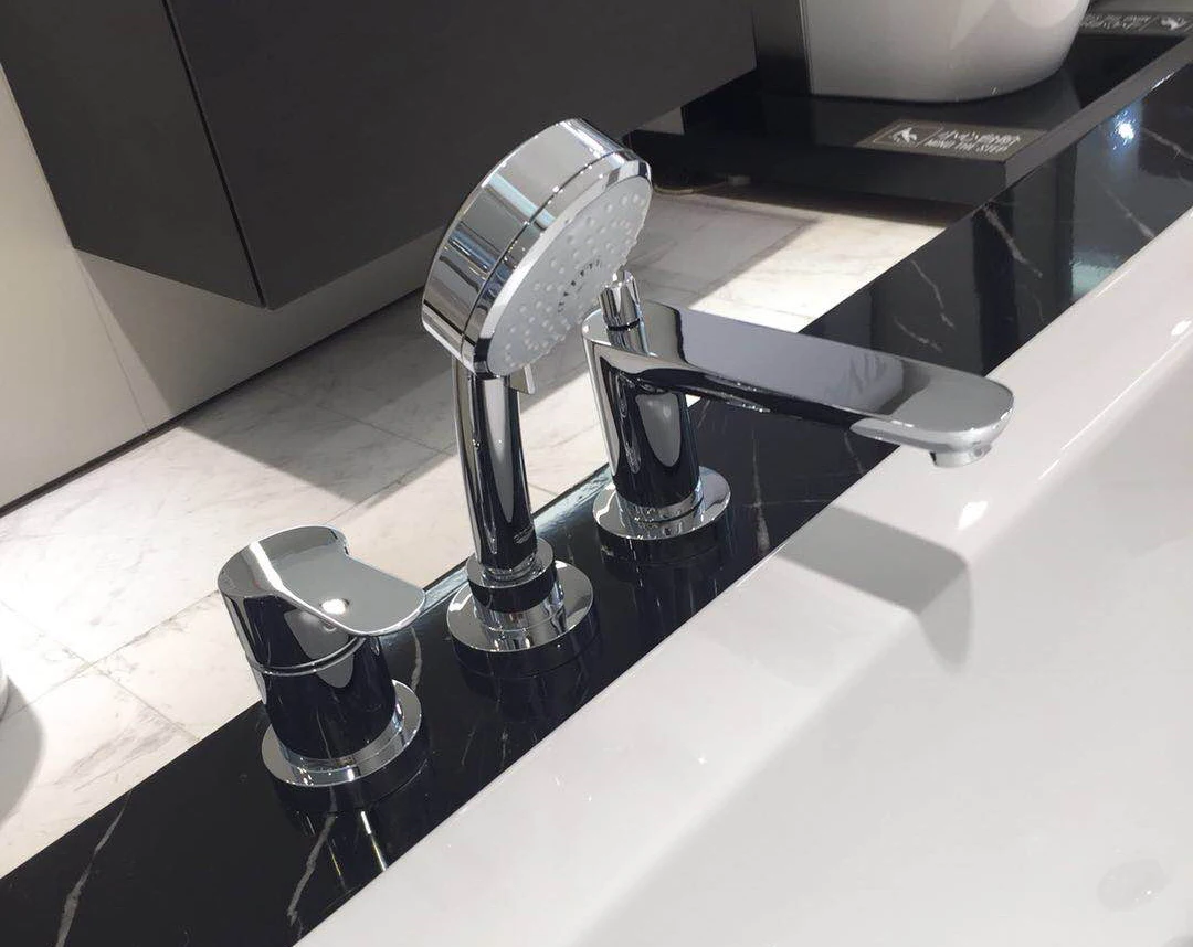 German imported brand three-hole bathtub side faucet 2511700A bathtub shower faucet 25117000