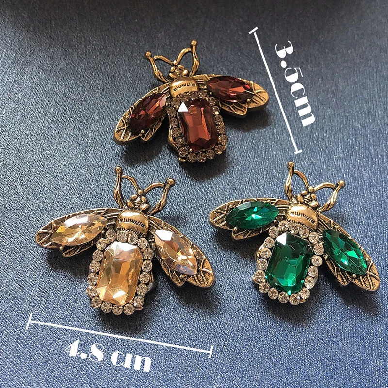 Vintage Bee Rhinestone Brooch Retro Women Crystal Insect Breast Pin Champagne Color Corsage Ladies Party Dress Ornaments Jewelry