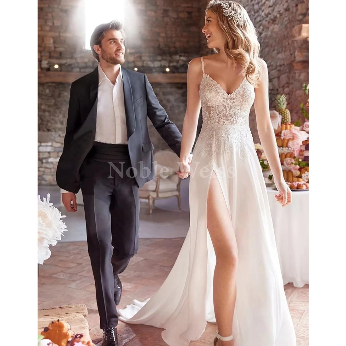 Koronkowe paski spaghetti z dekoltem w kształcie litery V, szyfonowe suknie ślubne dla panny młodej z trenem typu Sweep i wzorem bez pleców. Dostosuj