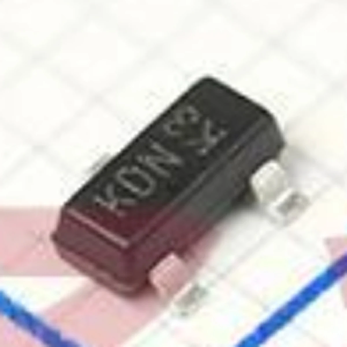 10-100PCS. Origina。Double Zener Tube in Common Anode Configuration diode，±5.62%，22.06V，300mW，SOT-23：AZ23C22-7-F。Marking Code：KDN