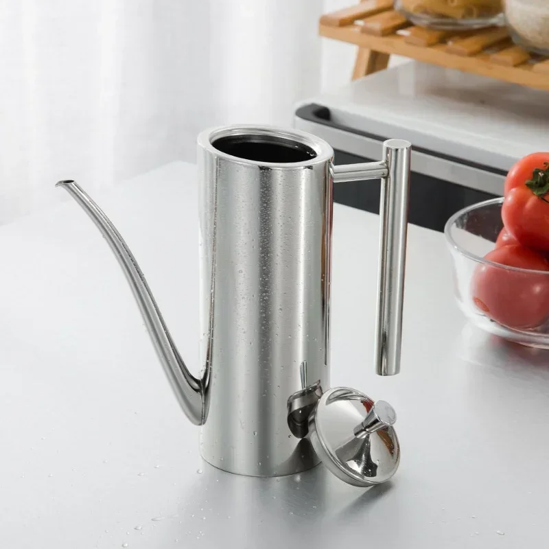 304 Stainless Steel Oilcan Large Capacity Oil Storage Pot Vinegar Juice Dust-Proof Container Barbecue Kitchen Gadgets 500/700ML