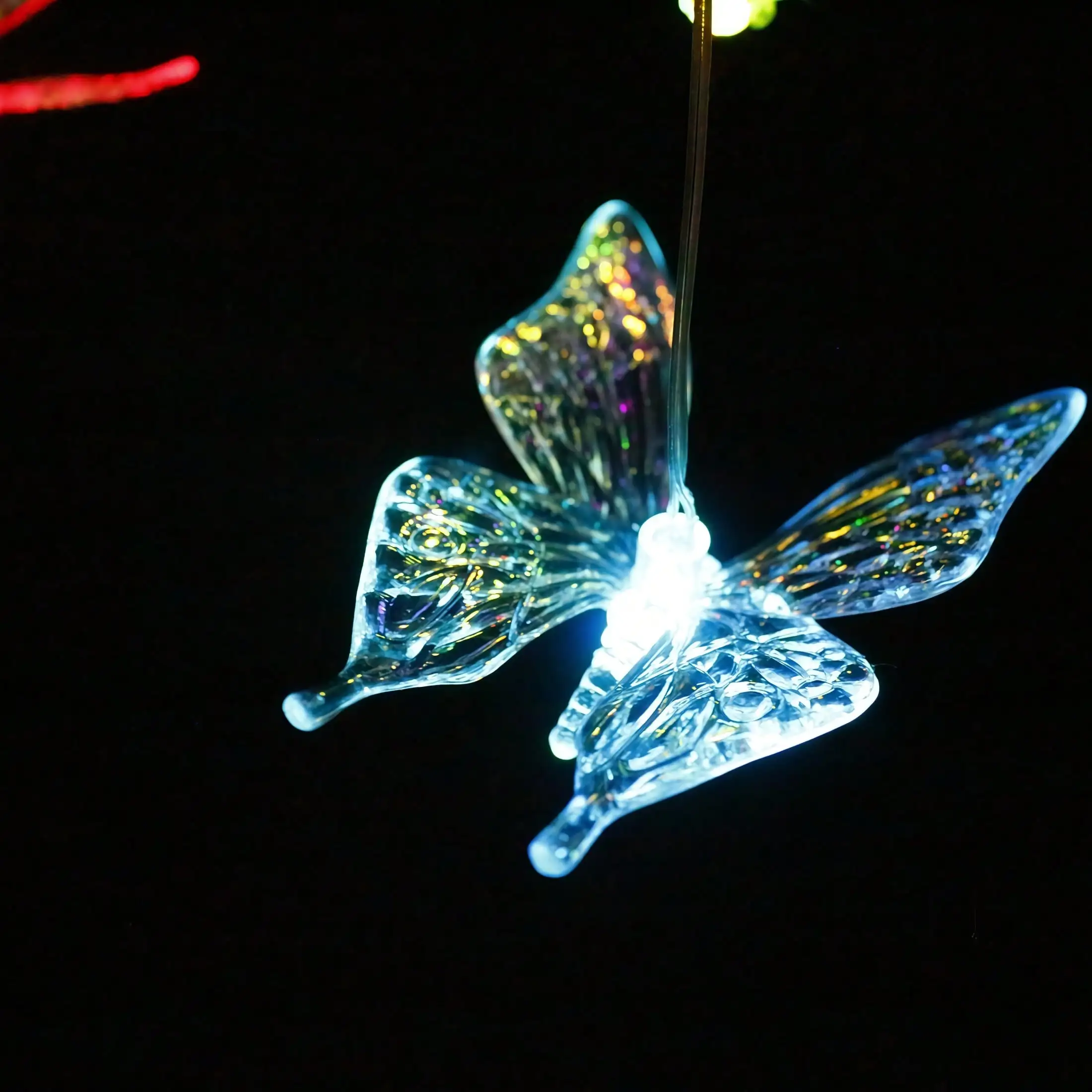 ضوء معلق على شكل فراشة تعمل بالطاقة الشمسية، مصباح ديكور للحديقة خارجي مقاوم للماء، ضوء ساحة متغير لون عيد الميلاد