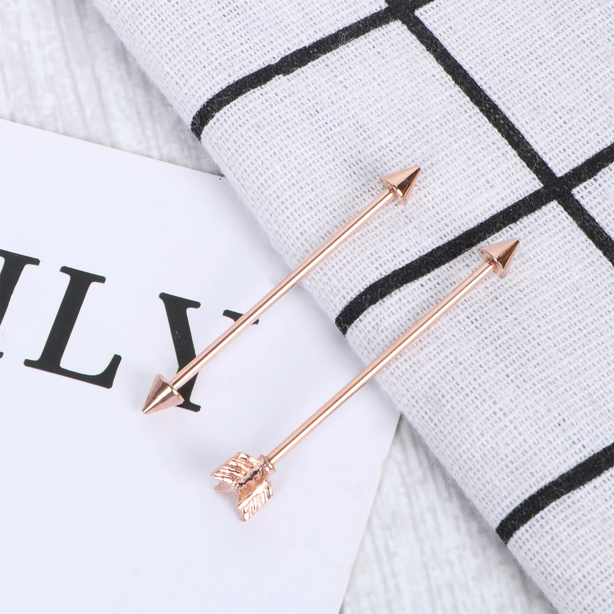 8 шт., промышленные серьги-гвоздики из нержавеющей стали, винт со стрелками, серьги-штанги из розового золота, ювелирные изделия для пирсинга для женщин и мужчин, модное использование
