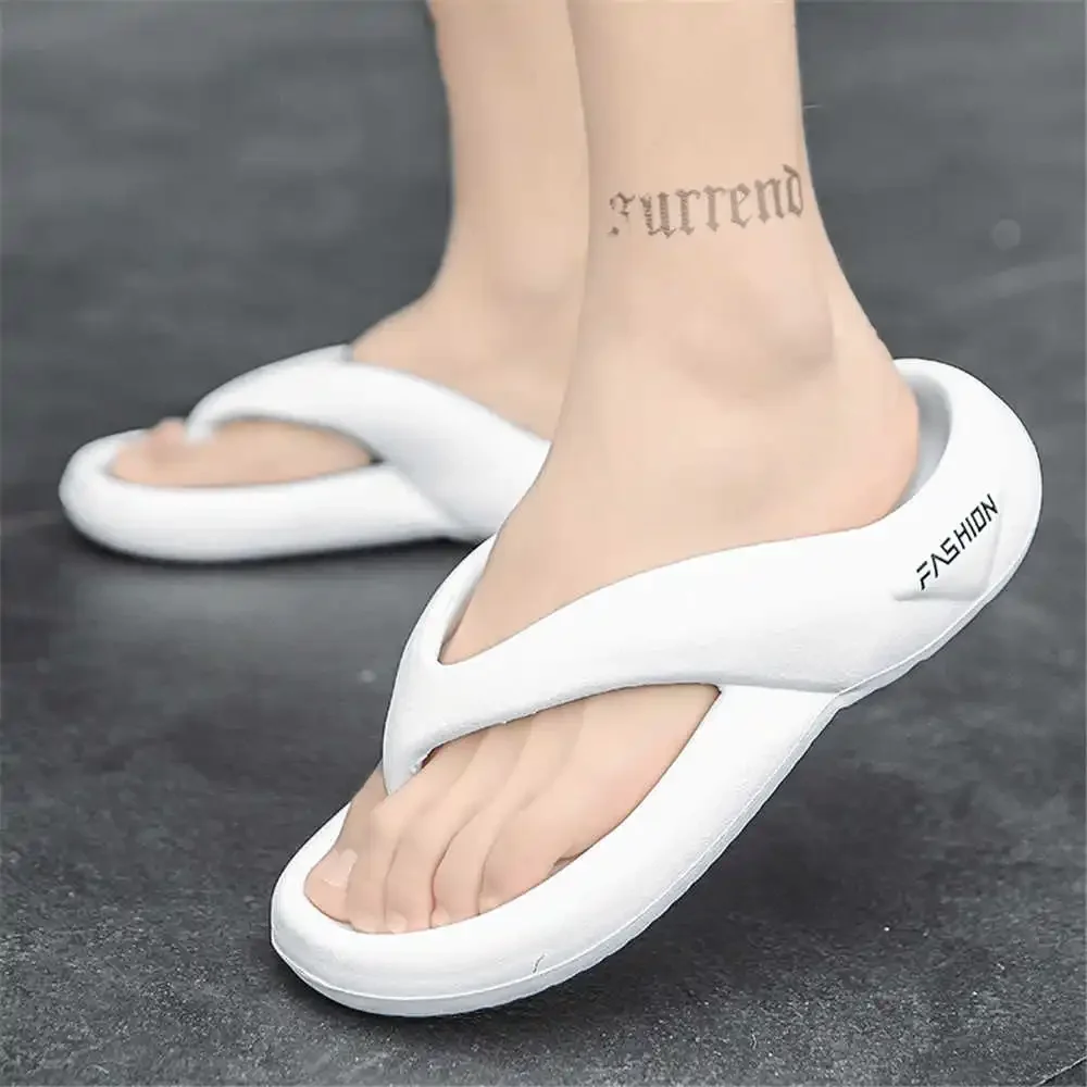 Lichtgewicht badslippers Be At Home Thong Sandalen Beige schoenen voor heren Sneakers Sportmodellen Trainers Tenis Sepatu