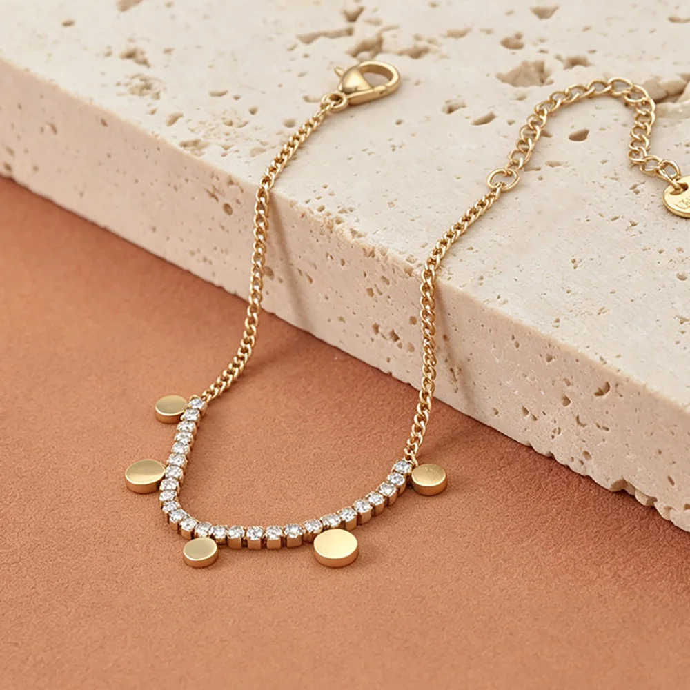 JeeMango Edelstahl-Armbänder mit kleinen Scheibenanhängern für Damen, trendiges Bohemia-Strand-Armband mit CZ-Kristallen, Schmuck im Großhandel B26061