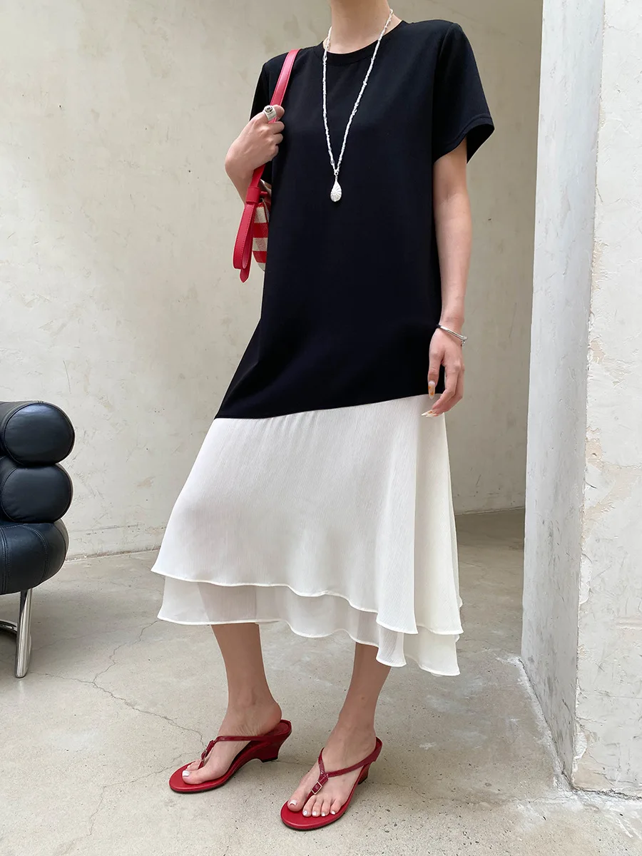 Sommerliches Damen-T-Shirt-Kleid in unifarbenem, modischem, unregelmäßig geschnittenem, lockerem und schlank machendem Design. – Detail 7