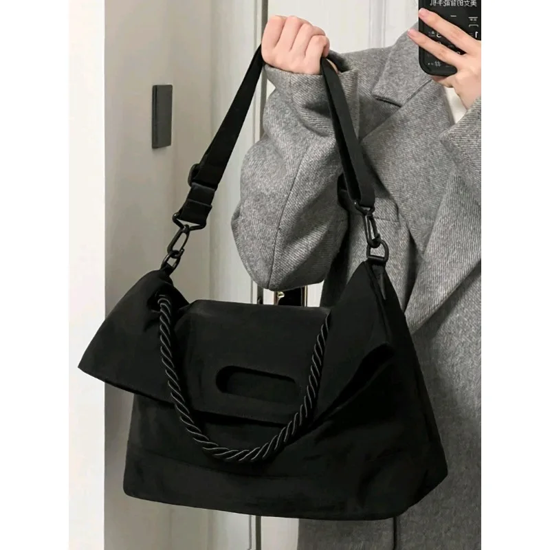 Large-capacity School 2024 Korean Version of Nylon Shoulder Messenger Bag Female Mailman Bag New College Student Class Tote Bag