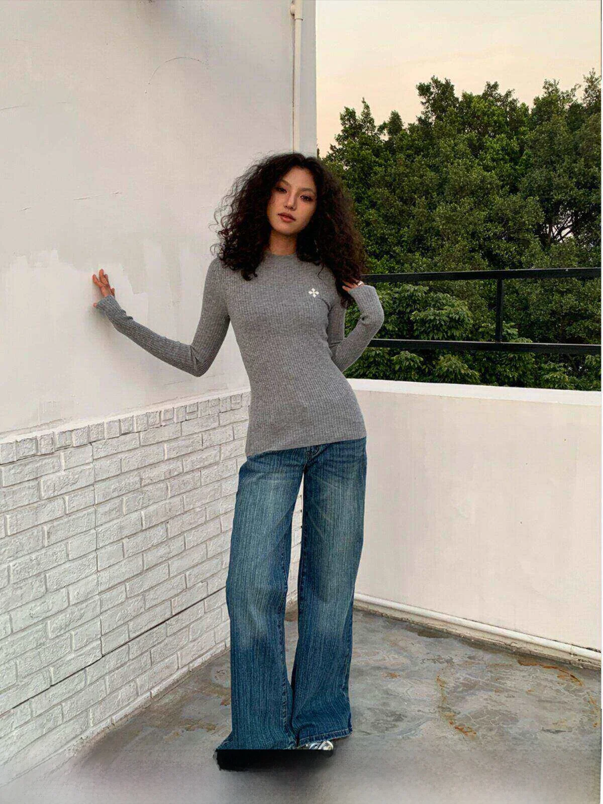 GoGo Burn Embroidered Grey round Neck Knitted Sweater Women's Slim Fit Inner Wear New Style Autumn 2026 Commute Style