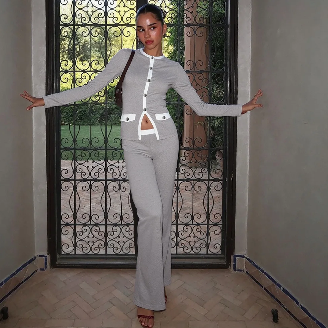 

Apprabant, осенние новые брюки-клеш, комплект из 2 предметов, женский черный кардиган с контрастными пуговицами, укороченный топ с длинными рукавами, тонкая повседневная уличная одежда