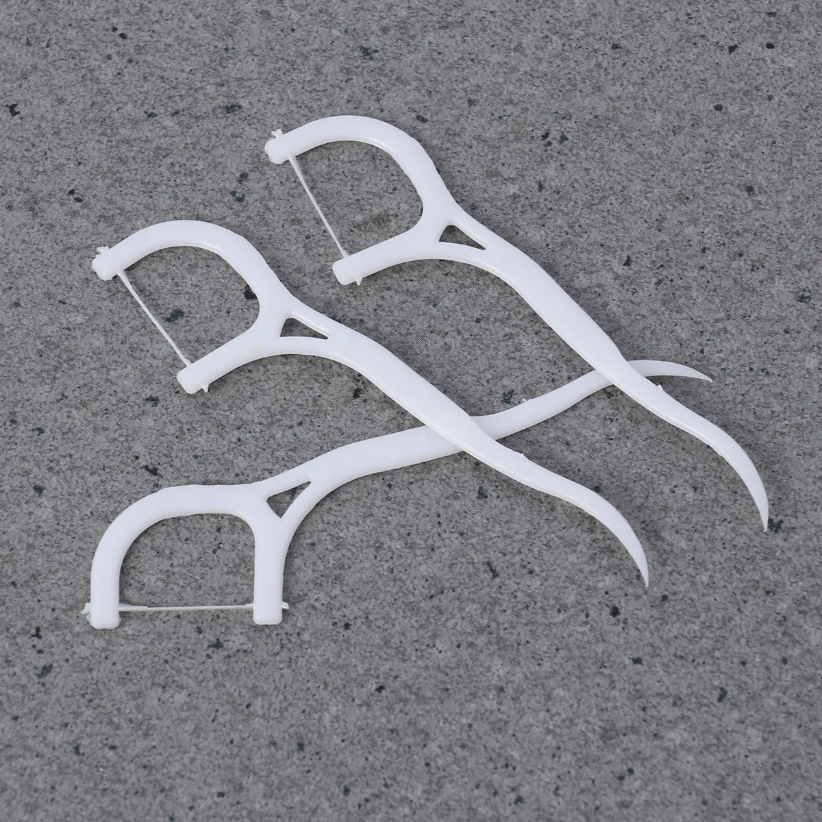 

50 шт. ультратонких зубных нитей-флоссеров с шелковистой проволокой и удобной нескользящей ручкой для легкого доступа к задним зубам, освежают дыхание, удаляют налет