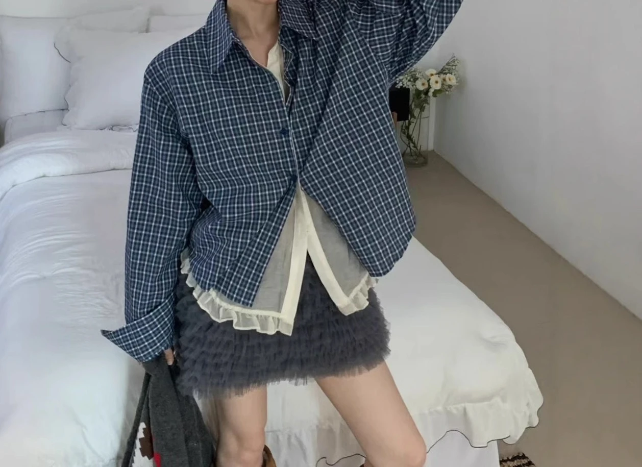 

2025 Autumn New Checkered Fake Two Piece Splicing Edge Long Sleeve Shirt Women's Top